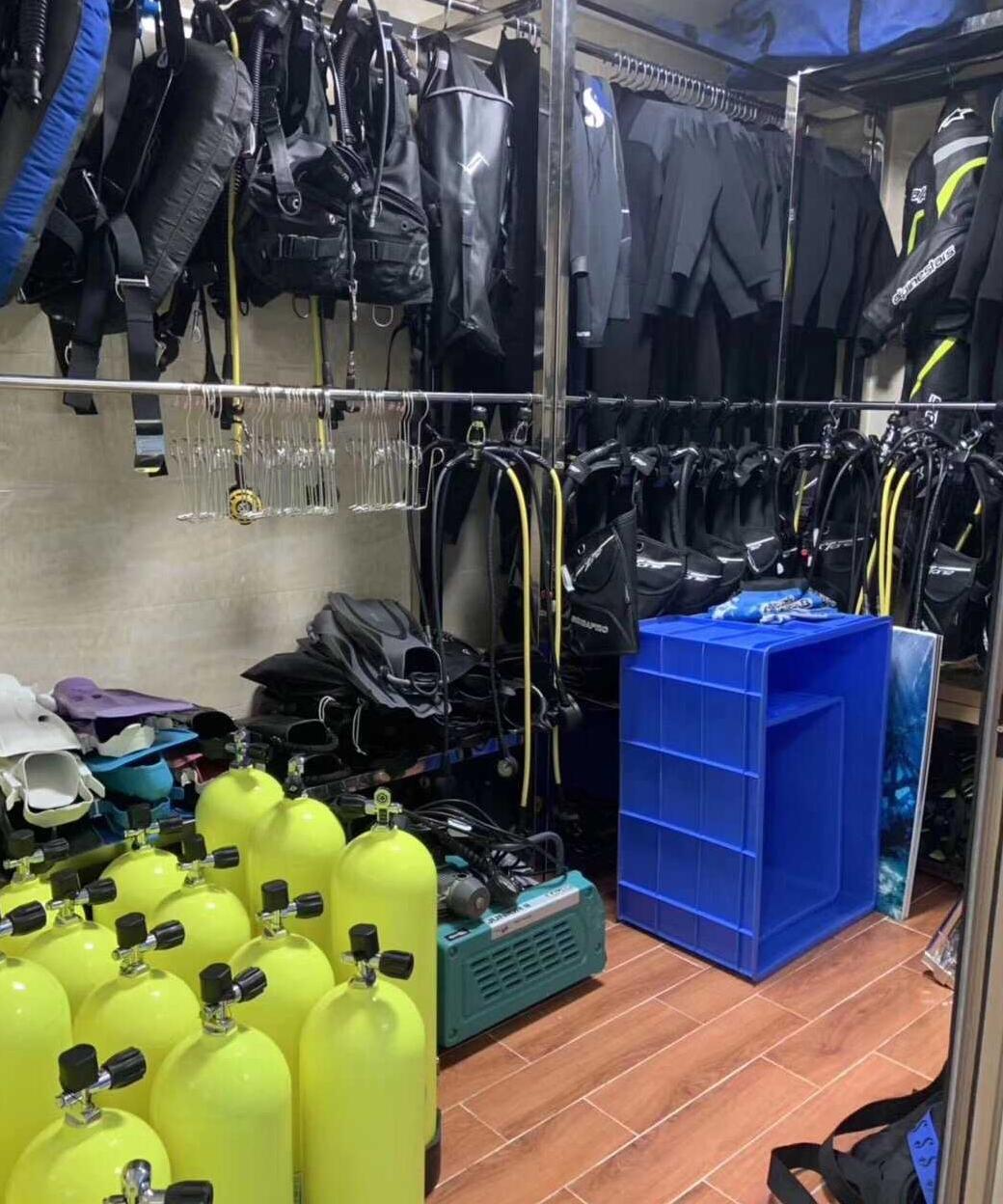 Dive+ Dive Center Selection